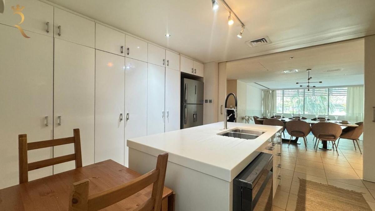 Luxury Al Muneera Townhouse * Abu Dhabi